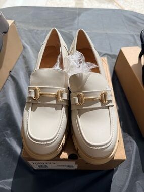 Women's Cream Leather Loafer with Gold Hardware